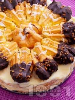 Домашна еклерова торта с ванилов крем (с готови еклери) - снимка на рецептата